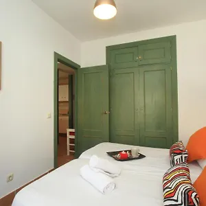  Apartment Bed And Snow Family